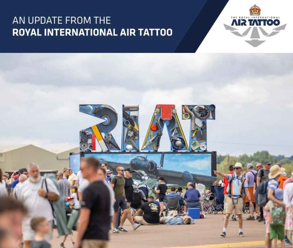 RIAT Crowd

